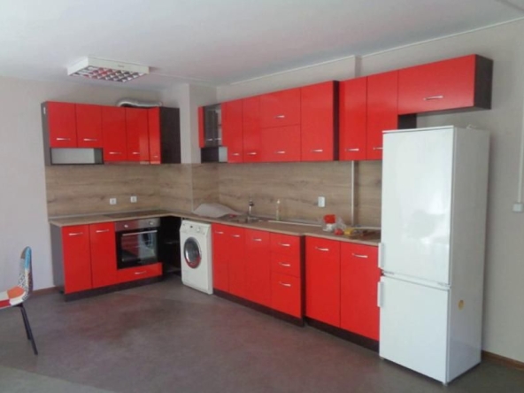 Дава се под наем Тристаен апартамент в Пловдив, Мараша - 95 кв.м за 459 € - Снимка #1