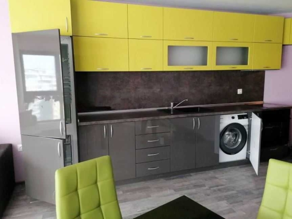 Дава се под наем Двустаен апартамент в Варна, Лятно кино Тракия - 65 кв.м за 459 € - Снимка #1