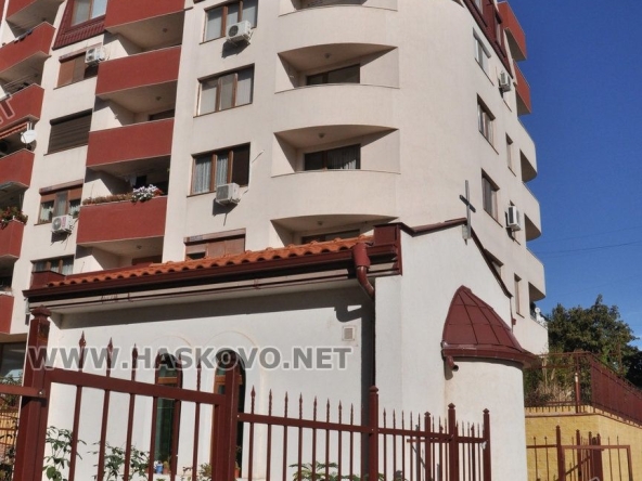 Дава се под наем Гараж / Паркомясто в Хасково, Овчарски - 20 кв.м за 61.2 € - Снимка #1