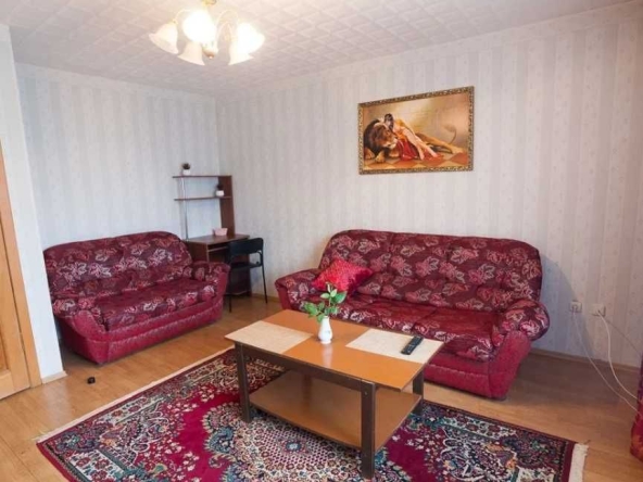 Дава се под наем Четиристаен апартамент в Пловдив, Захарна фабрика - 120 кв.м за 433.5 € - Снимка #1