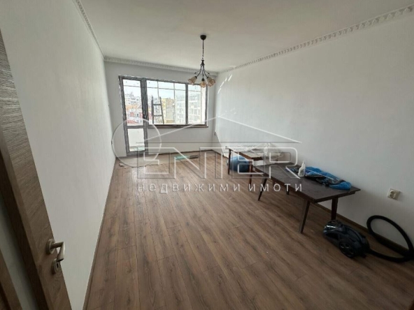 Тристаен апартамент в Варна, Цветен квартал - 80 кв.м за 1813 €/кв.м - Снимка #1