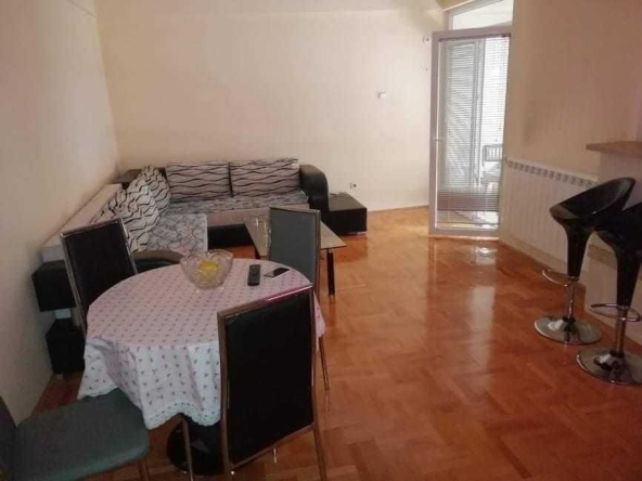 Дава се под наем Двустаен апартамент в Пловдив, Център - 57 кв.м за 239.7 € - Снимка #1