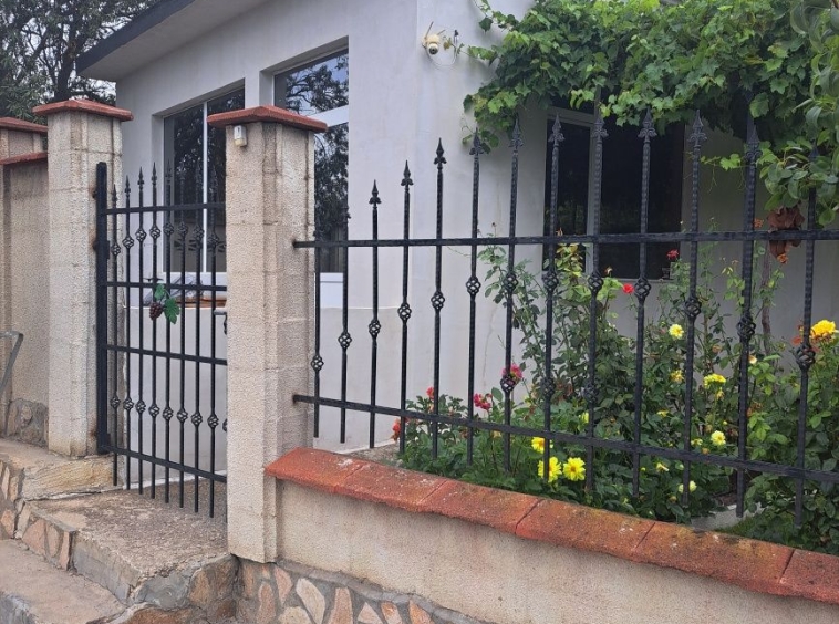 Дава се под наем Магазин в с. Константиново, Област Варна - 100 кв.м за 765 € - Снимка #1