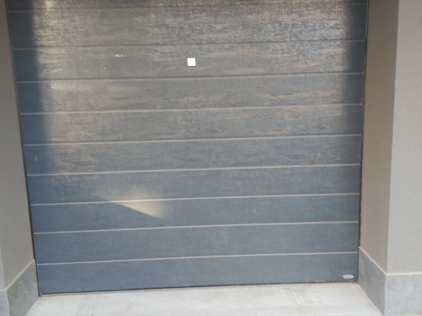 Дава се под наем Гараж / Паркомясто в София, Студентски град - 30 кв.м за 178.5 € - Снимка #1