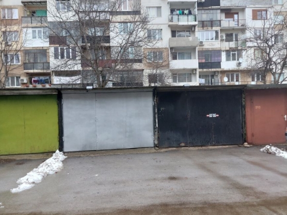 Дава се под наем Гараж / Паркомясто в Враца, Дъбника - 20 кв.м за 119.34 € - Снимка #1