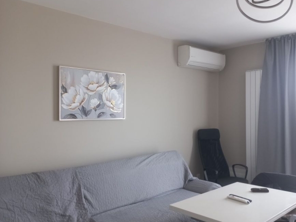 Дава се под наем Тристаен апартамент в ж.Зоопарк - 130 кв.м за 987.36 € - Снимка #1