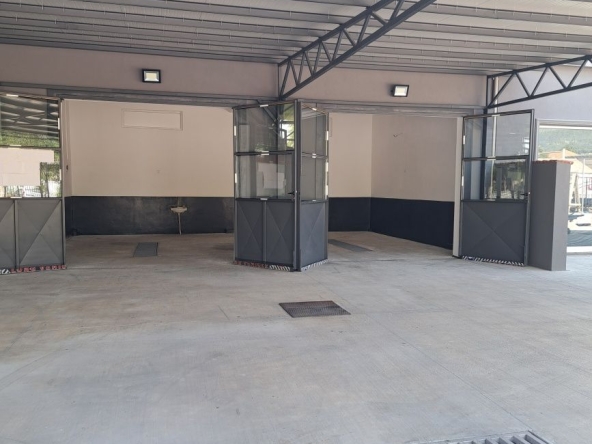 Дава се под наем Промишлена сграда в Асеновград - 75 кв.м за 433.5 € - Снимка #1