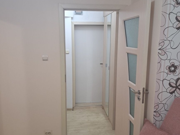 Дава се под наем Едностаен апартамент в Ямбол, Възраждане - 35 кв.м за 173.4 € - Снимка #1