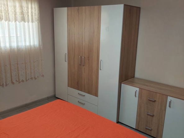 Дава се под наем Двустаен апартамент в Варна, Базар Левски - 40 кв.м за 331.5 € - Снимка #1