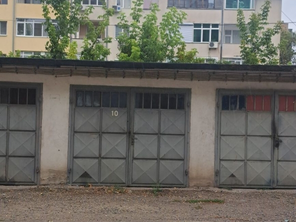 Дава се под наем Гараж / Паркомясто в Разград, Лудогорие - 20 кв.м за 51 € - Снимка #1