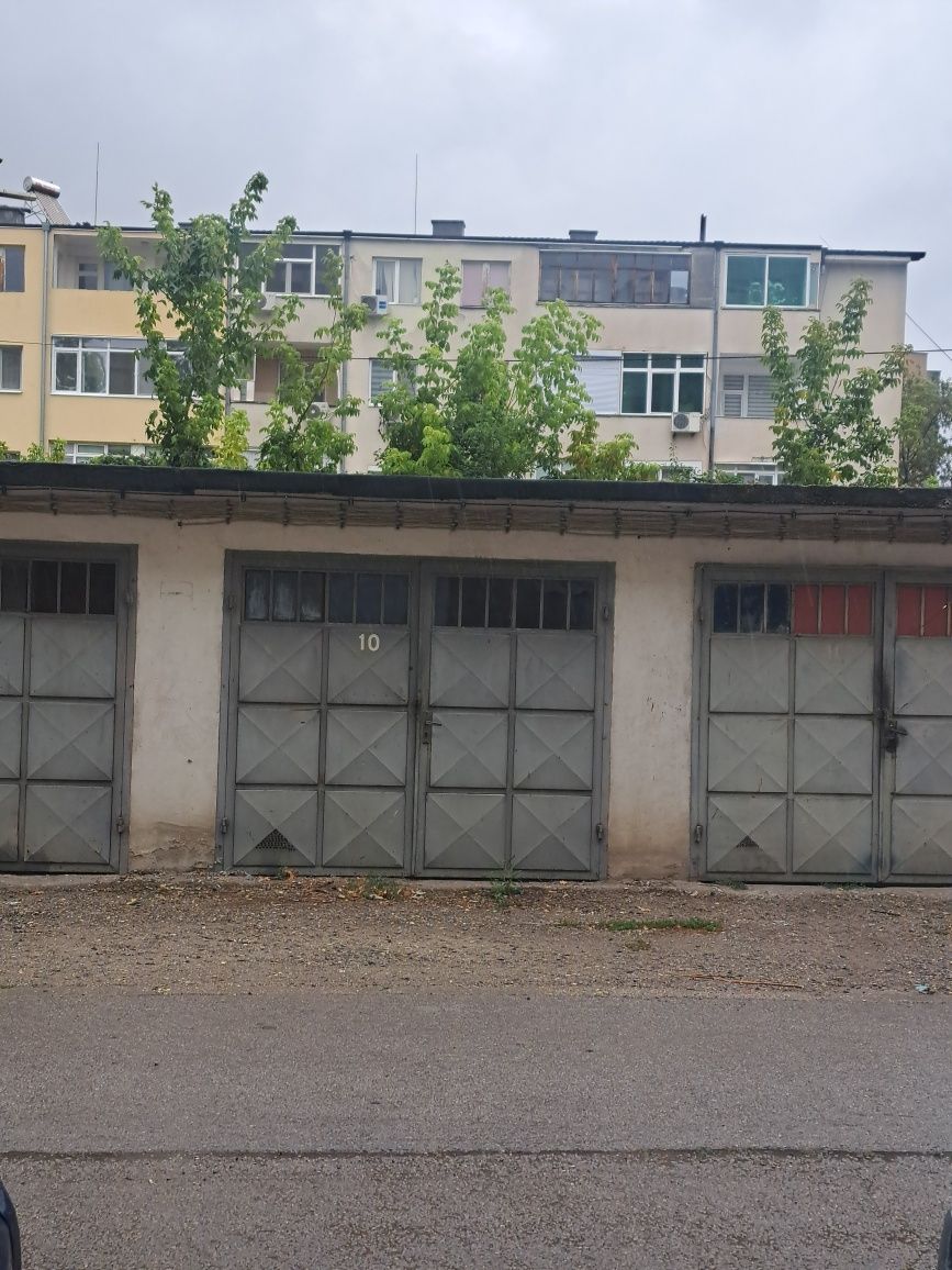 Дава се под наем Гараж / Паркомясто в Разград, Лудогорие - 20 кв.м за 51 € - Снимка #1