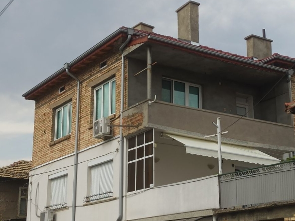 Етаж от къща в Нови пазар - 102 кв.м за 863 €/кв.м - Снимка #1