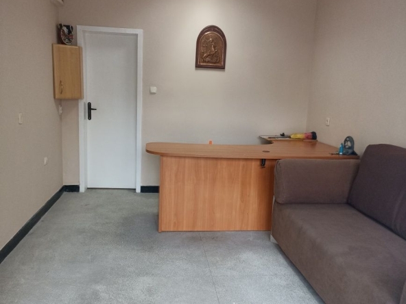 Дава се под наем Офис в Пловдив, Тракия - 22 кв.м за 199.41 € - Снимка #1