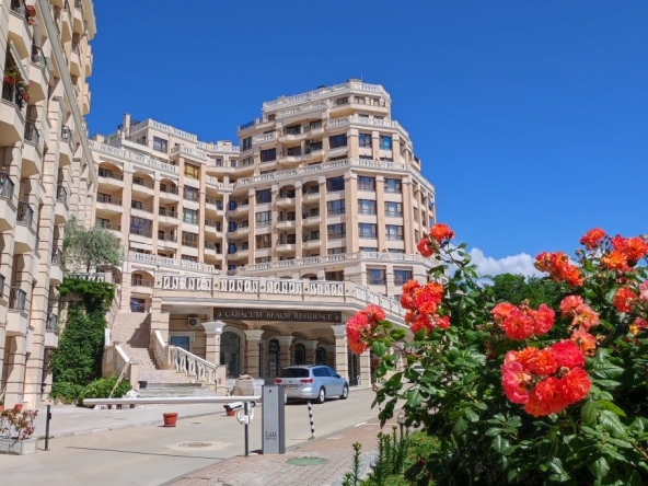 Дава се под наем Двустаен апартамент в Варна, Погреби - 82 кв.м за 494.7 € - Снимка #1