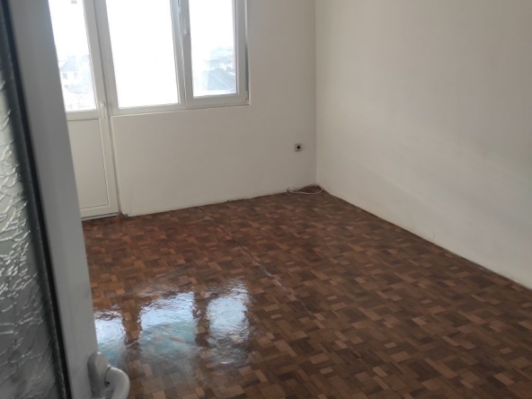 Тристаен апартамент в Пазарджик, Устрем - 80 кв.м за 1038 €/кв.м - Снимка #1