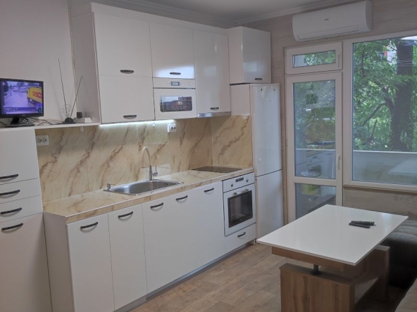 Дава се под наем Тристаен апартамент в Пловдив, Младежки Хълм - 70 кв.м за 450 € - Снимка #1