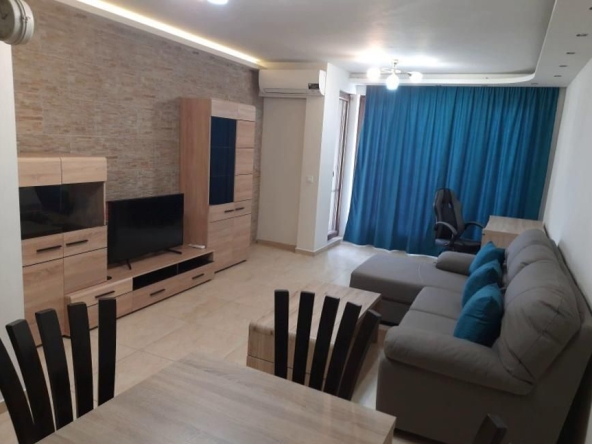 Дава се под наем Двустаен апартамент в Пловдив, Център - 84 кв.м за 550 € - Снимка #1