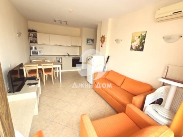 Тристаен апартамент в к.к. Слънчев бряг - 81 кв.м за 1093 €/кв.м - Снимка #1