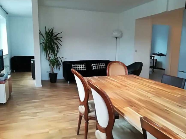 Дава се под наем Тристаен апартамент в Пловдив, Каменица 1 - 85 кв.м за 183.6 € - Снимка #1