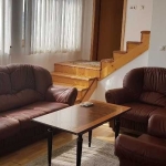 Дава се под наем Двустаен апартамент в Бургас, Славейков - 70 кв.м за 280.5 € - Снимка #1