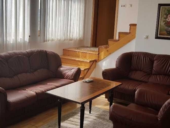 Дава се под наем Тристаен апартамент в Пловдив, Прослав - 90 кв.м за 255 € - Снимка #1