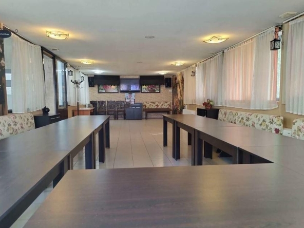 Дава се под наем Офис в Бургас, Център - 75 кв.м за 408 € - Снимка #1