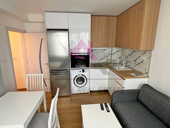 Дава се под наем Тристаен апартамент в Варна, Зимно кино Тракия - 90 кв.м за 600 € - Снимка #1