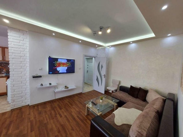 Дава се под наем Двустаен апартамент в Пловдив, Тракия - 60 кв.м за 445 € - Снимка #1