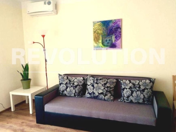 Дава се под наем Двустаен апартамент в Варна, Център - 60 кв.м за 600 € - Снимка #1