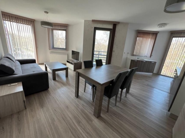 Дава се под наем Тристаен апартамент в Пловдив, Мараша - 100 кв.м за 750 € - Снимка #1