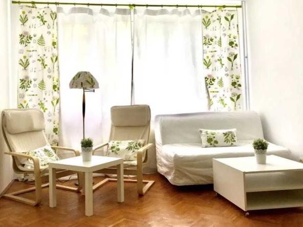 Дава се под наем Двустаен апартамент в Пловдив, Център - 48 кв.м за 204 € - Снимка #1