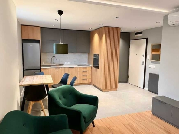 Дава се под наем Двустаен апартамент в София, Дружба 2 - 80 кв.м за 737.97 € - Снимка #1