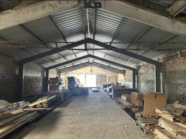 Дава се под наем Склад в Игнатиево - 700 кв.м за 1020 € - Снимка #1