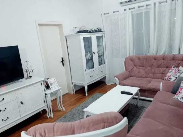 Дава се под наем Тристаен апартамент в Бургас, Лазур - 85 кв.м за 450 € - Снимка #1