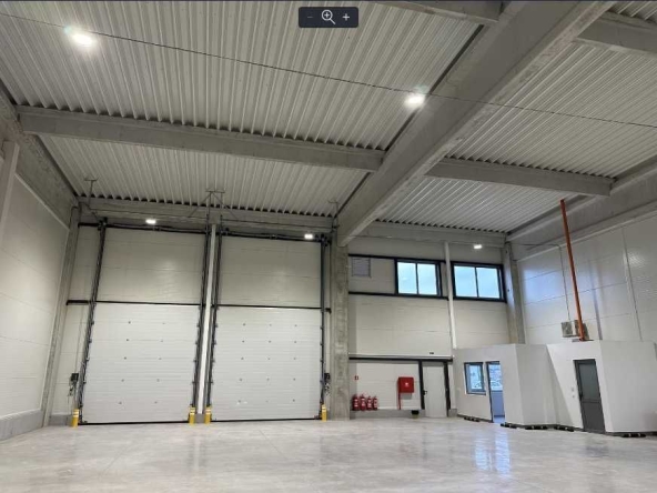 Дава се под наем Склад в Варна, Западна промишлена зона - 430 кв.м за 2631.6 € - Снимка #1