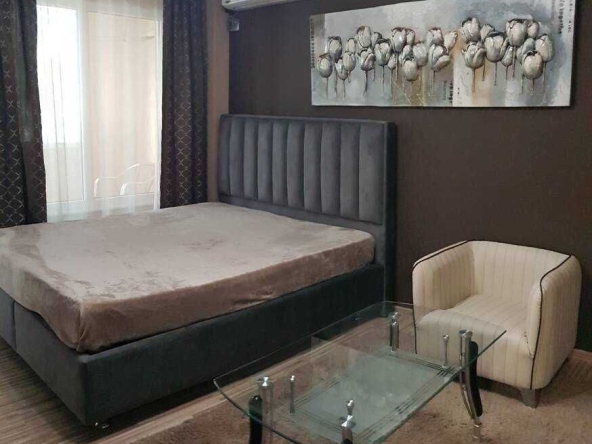 Дава се под наем Едностаен апартамент в Бургас, Изгрев - 48 кв.м за 357 € - Снимка #1