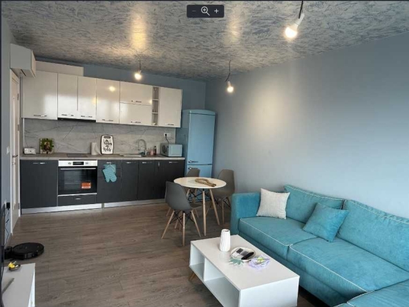 Дава се под наем Двустаен апартамент в к.к. Св.Св. Константин и Елена - 60 кв.м за 750 € - Снимка #1