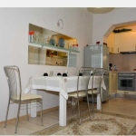 Дава се под наем Четиристаен апартамент в Варна, Червен площад - 147 кв.м за 1146.99 € - Снимка #1