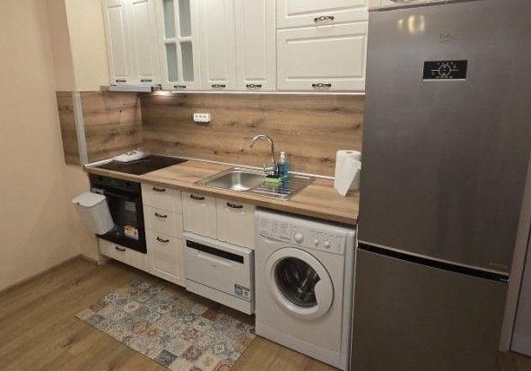 Дава се под наем Тристаен апартамент в София, Център - 73 кв.м за 872.61 € - Снимка #1