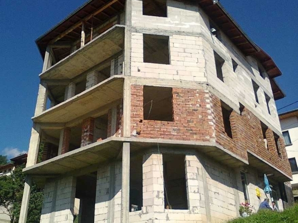 Къща в с. Момчиловци, Област Смолян - 558 кв.м за 223 €/кв.м - Снимка #1