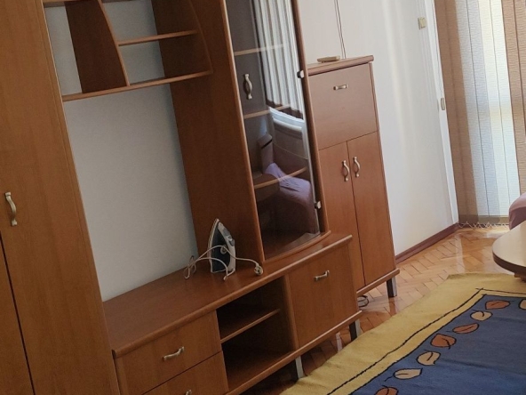 Дава се под наем Тристаен апартамент в Ямбол, Възраждане - 72 кв.м за 255 € - Снимка #1