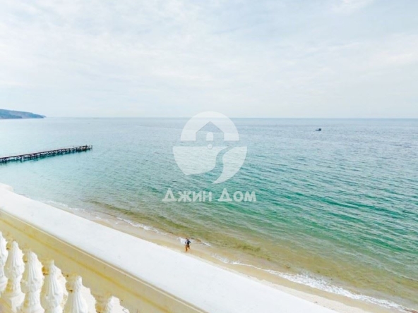 Тристаен апартамент в к.к. Елените - 122 кв.м за 1599 €/кв.м - Снимка #1