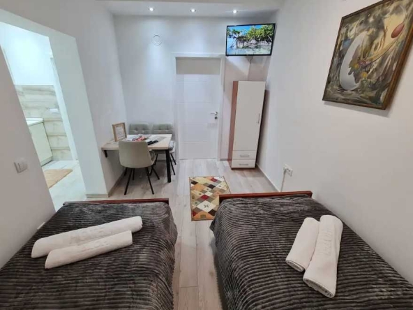 Дава се под наем Тристаен апартамент в Пловдив, Остромила - 99 кв.м за 265 € - Снимка #1