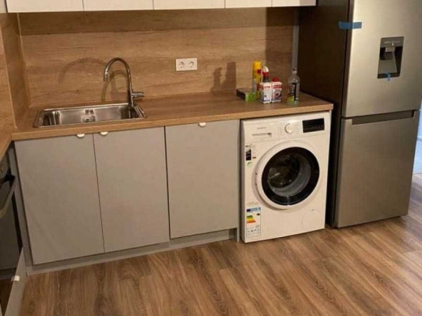 Дава се под наем Двустаен апартамент в София, Хладилника - 80 кв.м за 475 € - Снимка #1