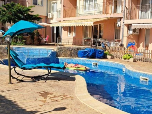 Дава се под наем Двустаен апартамент в Свети Влас - 85 кв.м за 306 € - Снимка #1