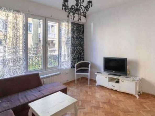 Дава се под наем Двустаен апартамент в София, Център - 55 кв.м за 445 € - Снимка #1