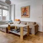 Дава се под наем Двустаен апартамент в София, Витоша - 70 кв.м за 425 € - Снимка #1