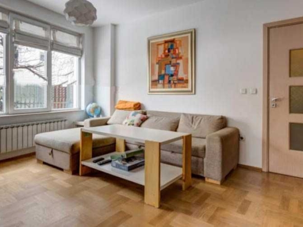 Дава се под наем Двустаен апартамент в София, Витоша - 70 кв.м за 425 € - Снимка #1