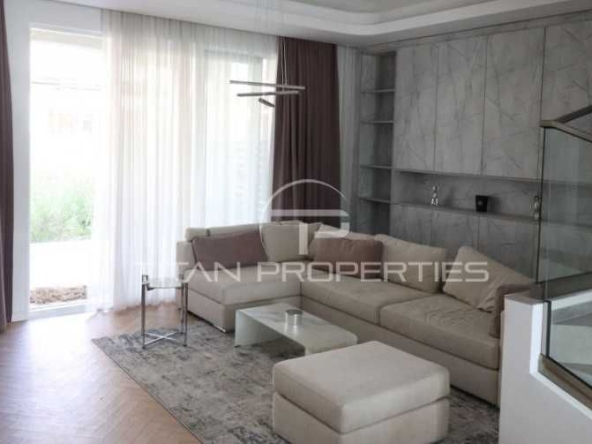 Къща в Пловдив, Остромила - 388 кв.м за 1225 €/кв.м - Снимка #1