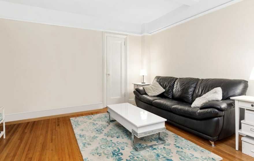 Дава се под наем Едностаен апартамент в Пловдив, Христо Смирненски - 32 кв.м за 153 € - Снимка #1